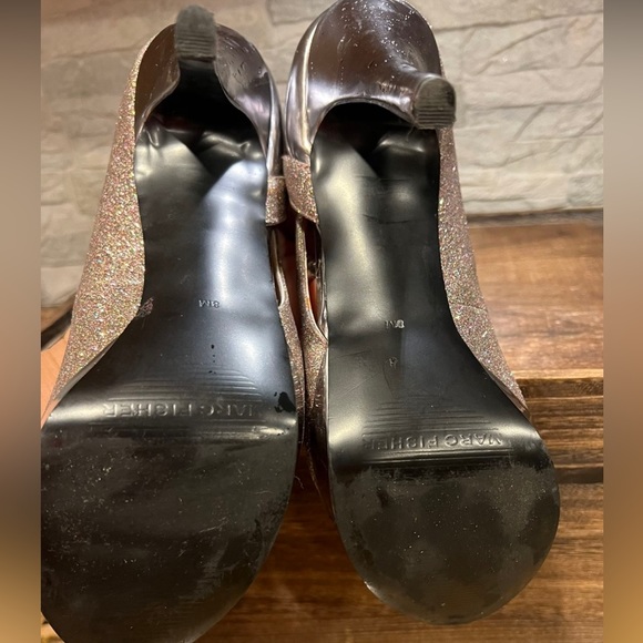 Marc Fisher stunning heels that will complete any outfit. Size 8. Classy sparkle - Picture 3 of 3